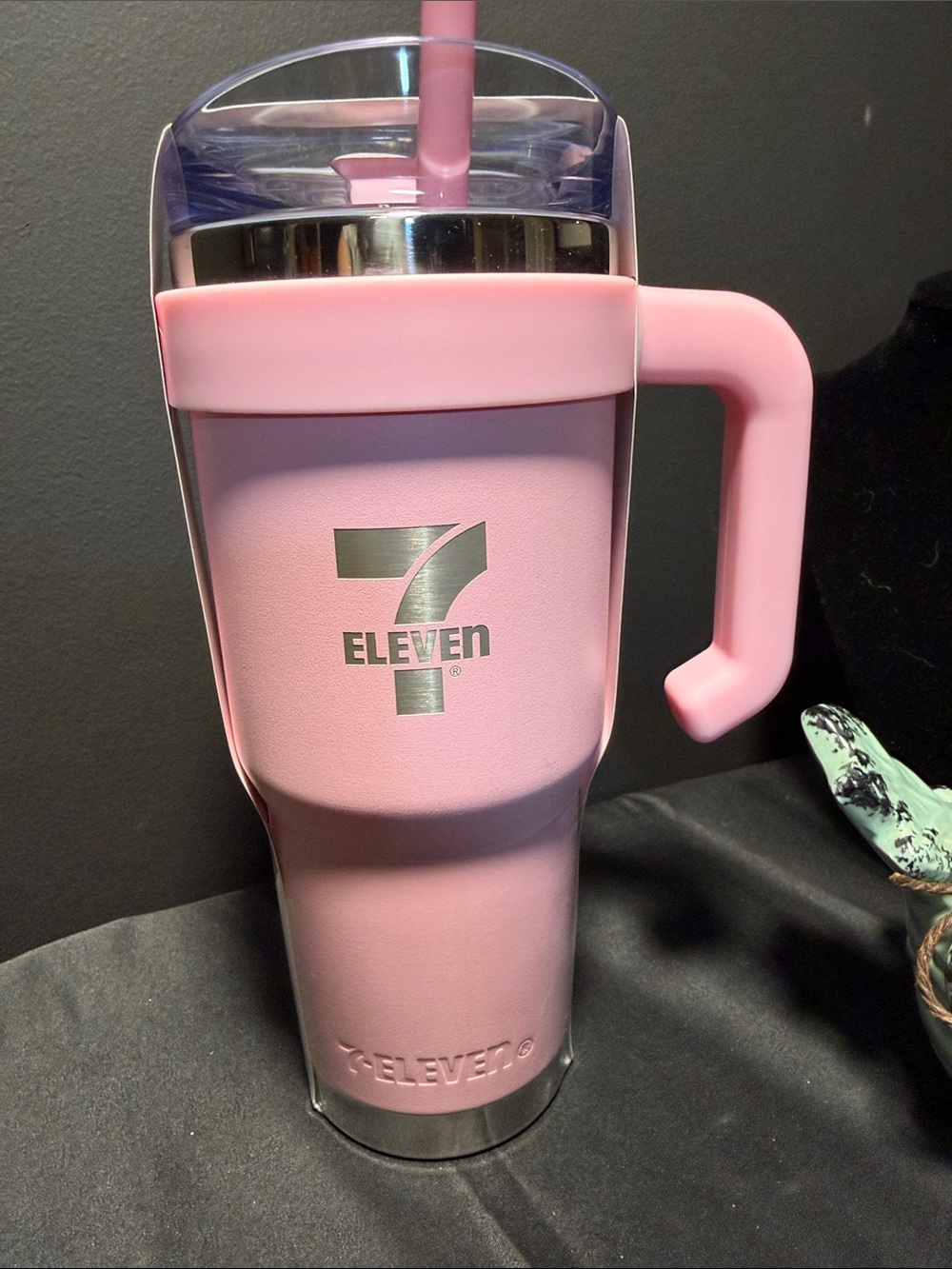 Travel Tumbler with Handle 7- Eleven. NEW